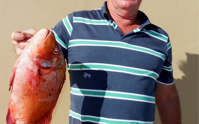  Gavin Engelbrecht met sy 2.4kg Rooi roman